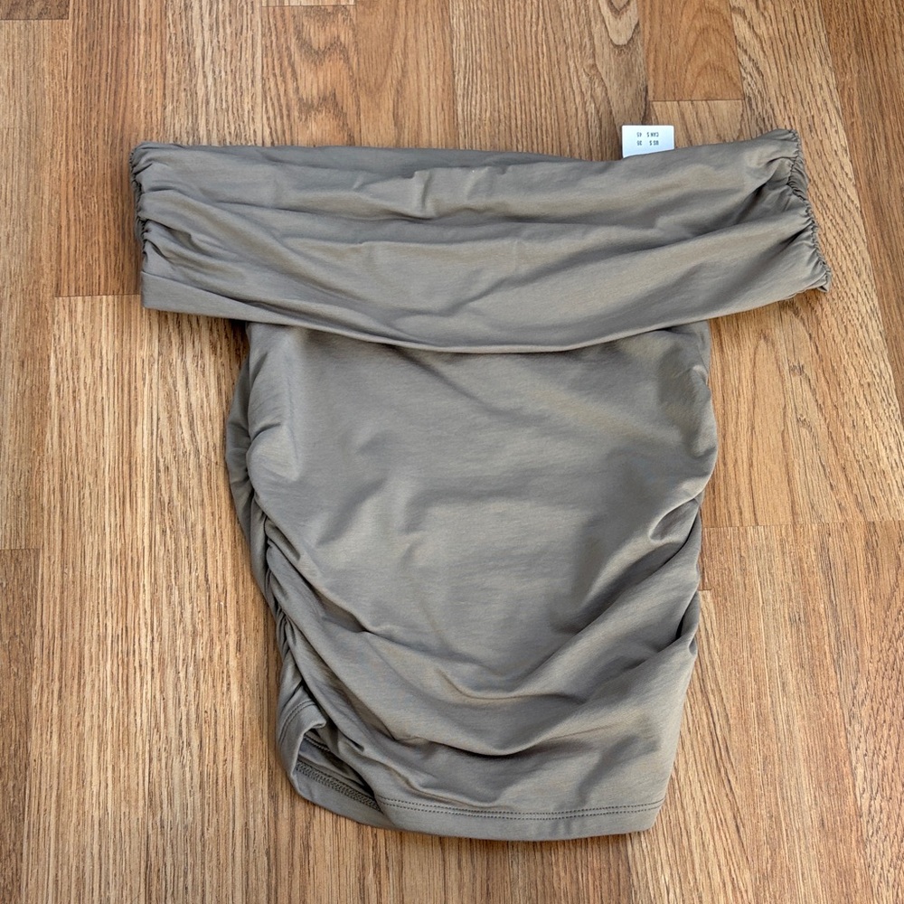 Abercrombie & Fitch Lightweight Top in Taupe